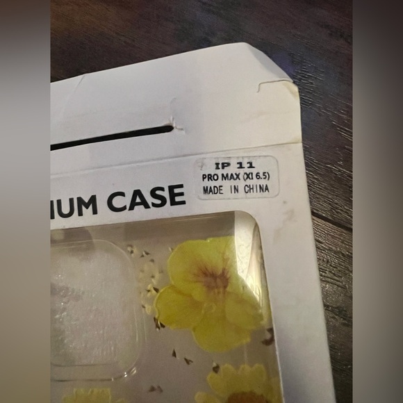 iPhone 11 Pro Max case - Picture 4 of 5